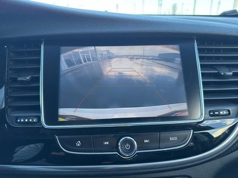 Used 2021 Buick Encore Preferred image 22