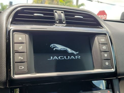 Used 2017 Jaguar F-PACE Prestige AWD/4WD image 24