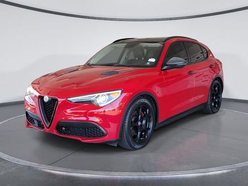 Used 2018 Alfa Romeo Stelvio Sport w/ Quick Order Package 22J Sport AWD/4WD image 4