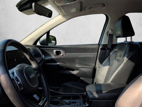 Used 2025 Kia Sorento S FWD image 10