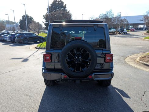 Used 2021 Jeep Wrangler Unlimited Sahara image 6