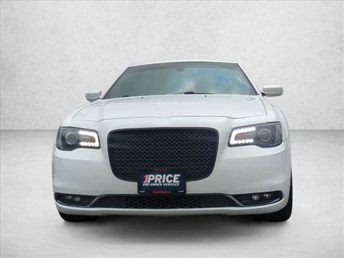 Used 2018 Chrysler 300 S image 2
