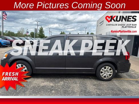 Used 2019 Dodge Grand Caravan SE w/ UConnect Hands-Free Group FWD image 17
