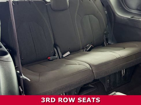 Used 2020 Chrysler Pacifica Touring w/ S Appearance Package image 25