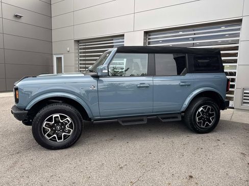 Used 2023 Ford Bronco Outer Banks AWD/4WD image 3