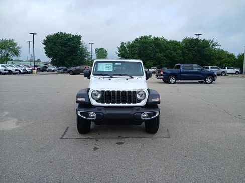 New 2026 Jeep Gladiator Sport image 3