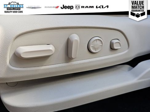Used 2023 Buick Enclave Avenir w/ Avenir Technology Package AWD/4WD image 14