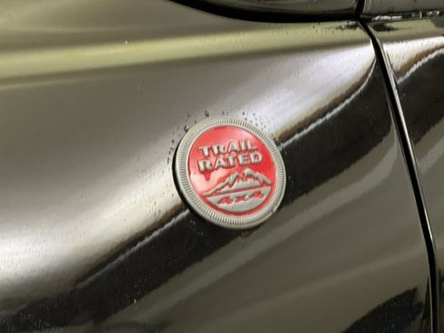 Used 2022 Jeep Compass Trailhawk image 28