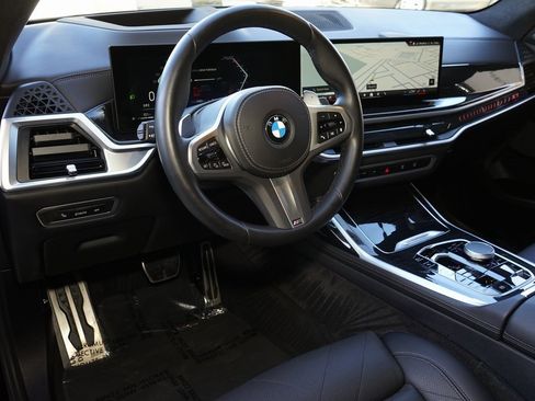 Used 2024 BMW X7 xDrive40i w/ M Sport Package image 8
