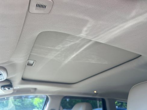 Used 2019 Jeep Grand Cherokee Limited AWD/4WD image 6
