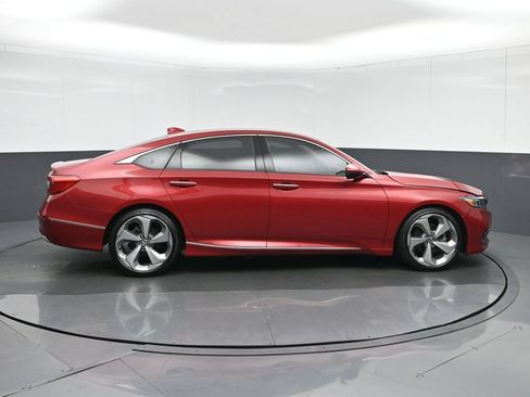 Used 2018 Honda Accord Touring image 8