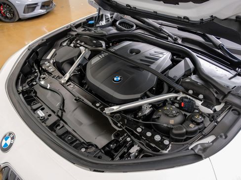 Used 2024 BMW 740i w/ Premium Package 2 image 61