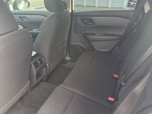 Used 2024 Nissan Rogue S image 14