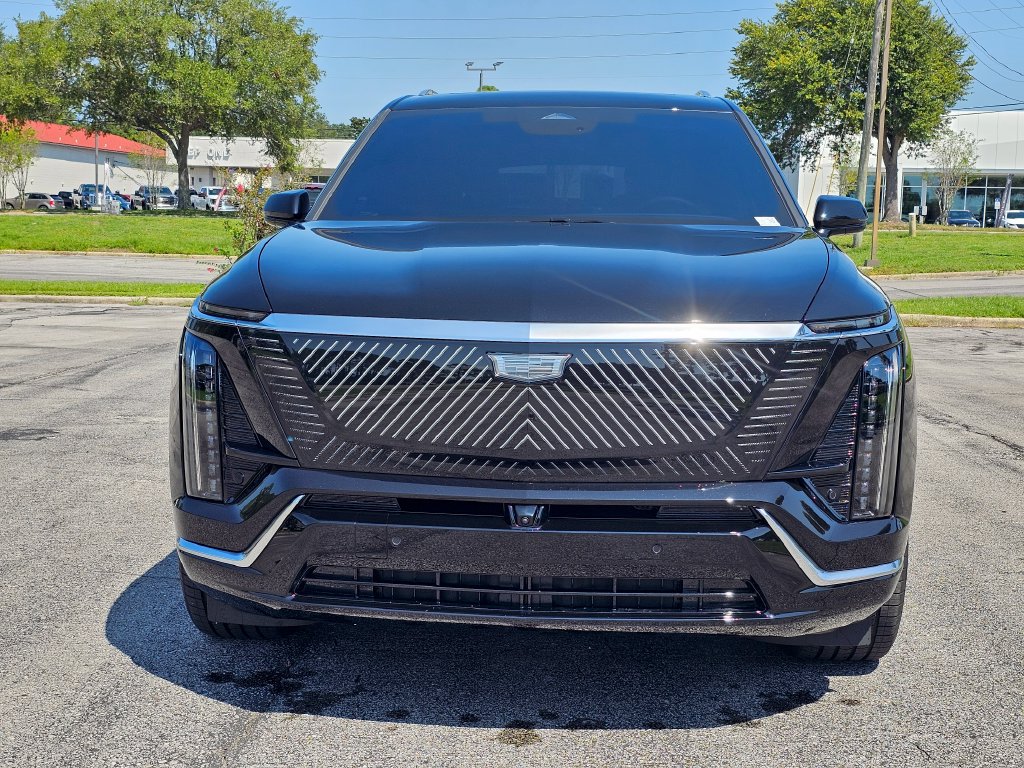 Used 2027 Cadillac Vistiq Luxury AWD/4WD image 3