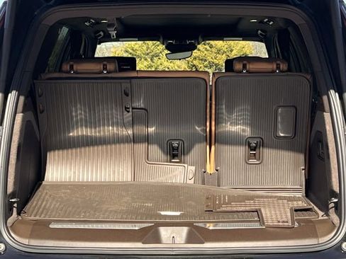 Used 2023 Cadillac Escalade Premium Luxury w/ Performance Package image 34