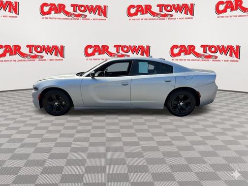 Used 2023 Dodge Charger SXT RWD image 5