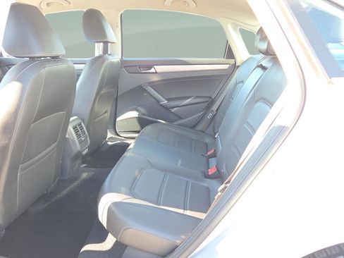 Used 2020 Volkswagen Passat 2.0T SE image 12