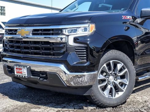 Used 2024 Chevrolet Silverado 1500 LT AWD/4WD image 3