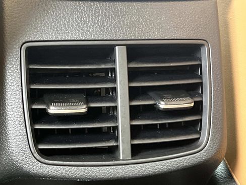 Used 2024 Kia Seltos SX image 16