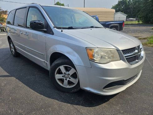 Used 2011 Dodge Grand Caravan Mainstreet w/ PWR Convenience Group FWD image 3