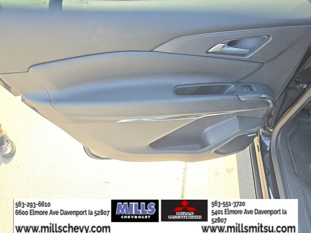 Used 2026 Chevrolet Traverse High Country w/ LPO, Floor Liner Package AWD/4WD image 16