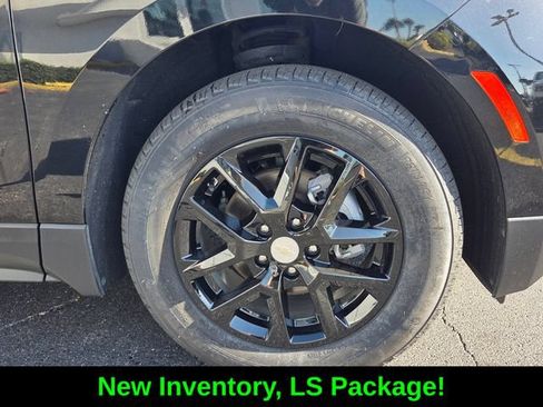 Used 2023 Chevrolet Equinox LS w/ LS Convenience Package FWD image 9