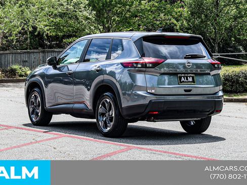 Used 2025 Nissan Rogue SV image 9