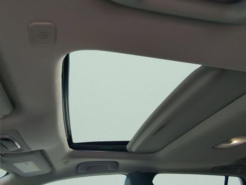 Used 2023 Toyota Corolla Cross XLE w/ Convenience Package image 27