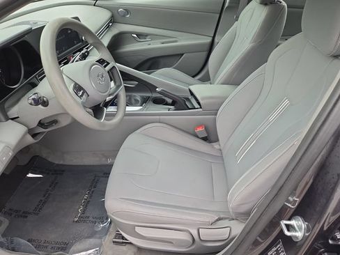 Used 2023 Hyundai Elantra SEL FWD image 10