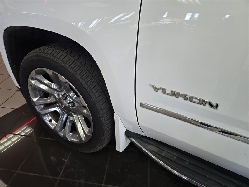Used 2017 GMC Yukon SLT w/ Premium Edition AWD/4WD image 48