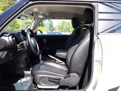 Used 2016 MINI Cooper 2-Door Hardtop image 12