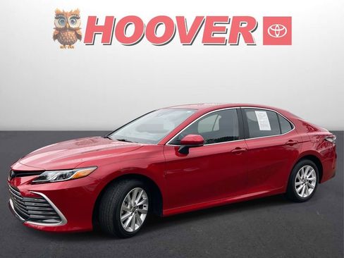 Used 2023 Toyota Camry LE image 6