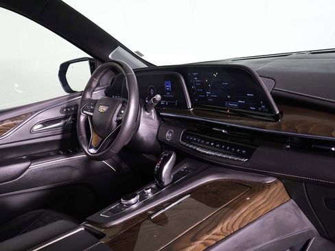 Used 2024 Cadillac Escalade Sport Platinum w/ LPO, ONYX Package AWD/4WD image 45
