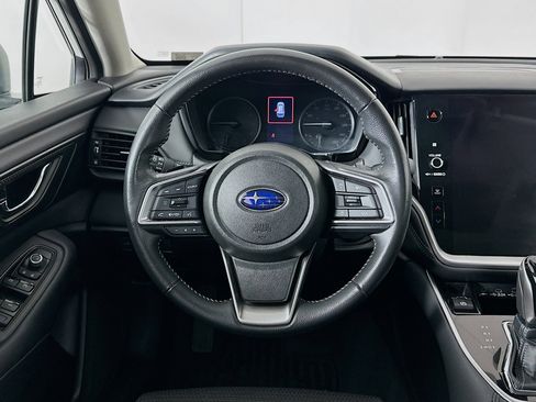 Used 2025 Subaru Outback Premium image 17