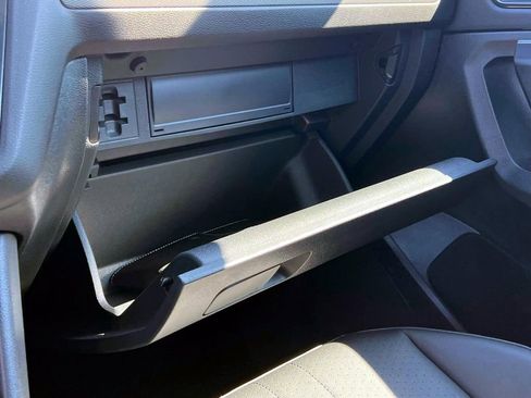 Used 2022 Volkswagen Tiguan SE R-Line image 29