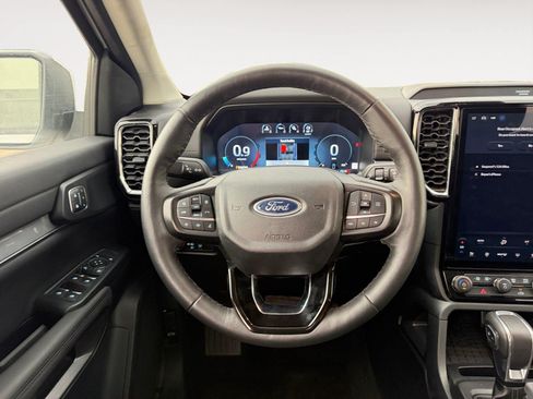 Used 2025 Ford Ranger Lariat w/ FX4 Off-Road Package AWD/4WD image 12