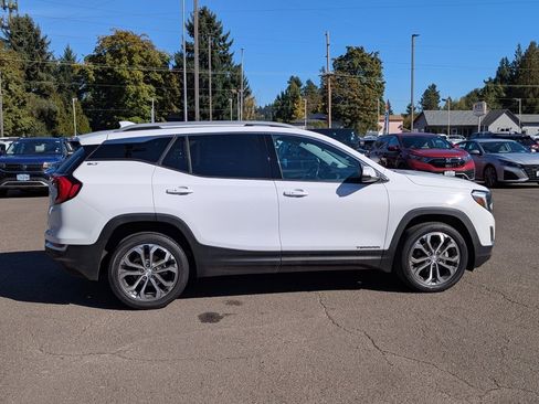 Used 2021 GMC Terrain SLT image 6