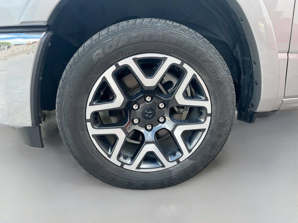 Used 2025 RAM 1500 Laramie AWD/4WD image 30