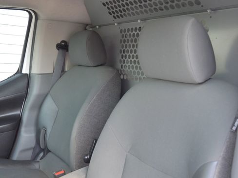 Used 2015 Nissan NV200 S w/ Back Door Glass Package image 11