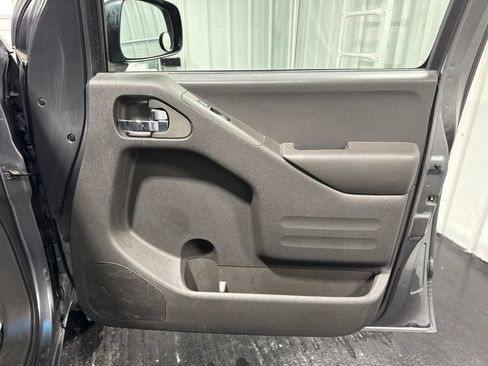Used 2016 Nissan Frontier SV RWD image 11