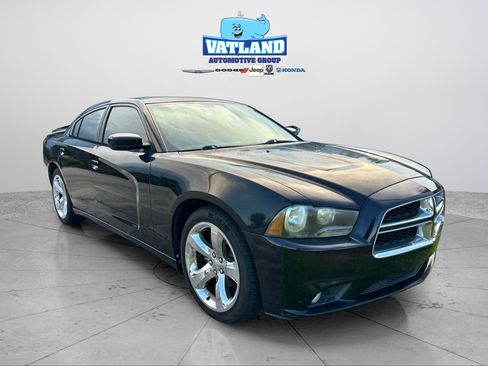 Used 2014 Dodge Charger SXT RWD image 7