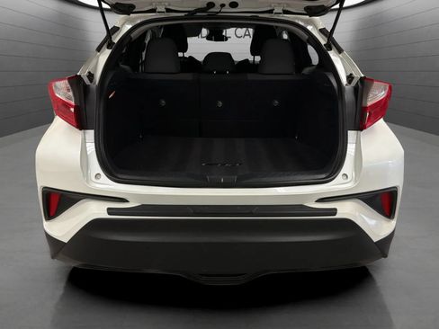 Used 2021 Toyota C-HR LE FWD image 18