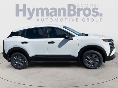 New 2026 Nissan Kicks S FWD image 2