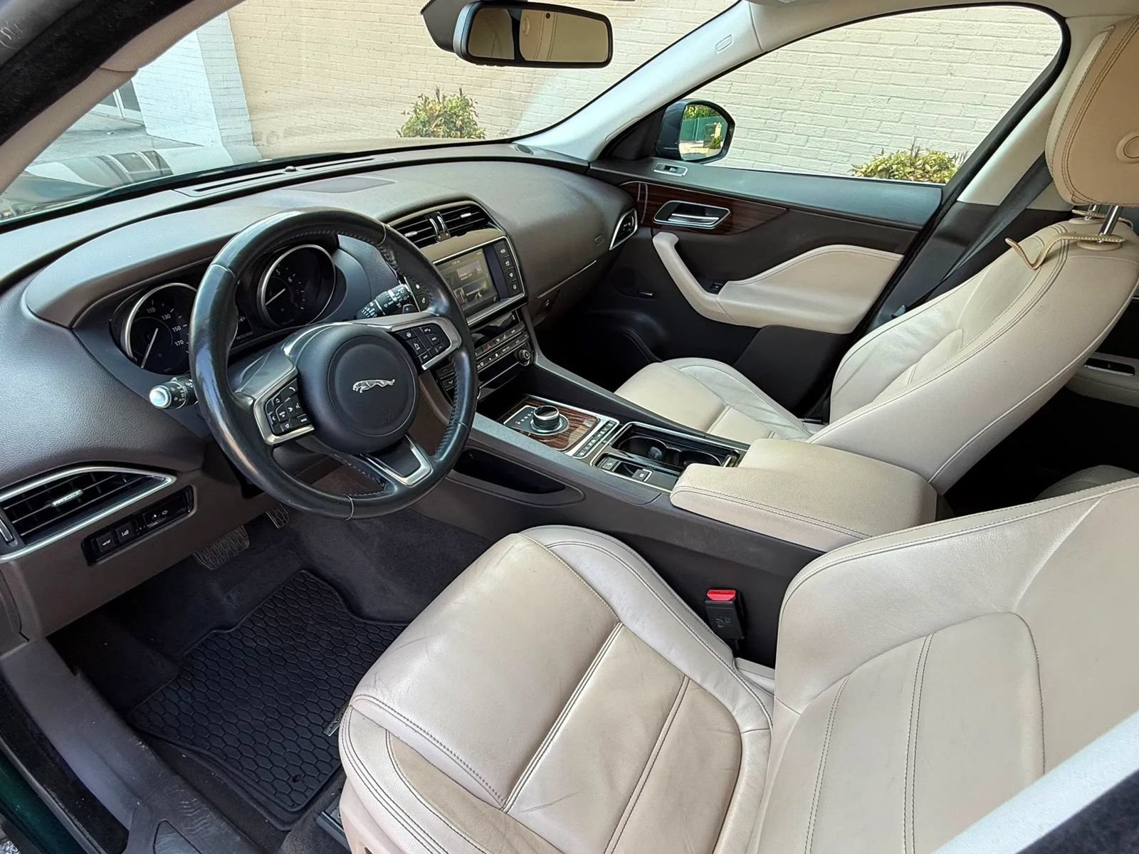 Used 2018 Jaguar F-PACE Prestige AWD/4WD image 8