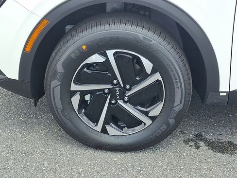 New 2025 Kia Sportage LX image 5