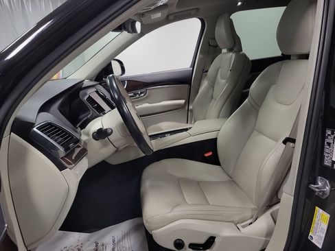 Used 2017 Volvo XC90 T6 Momentum w/ Vision Package AWD/4WD image 14