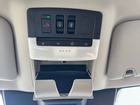 New 2026 Nissan Pathfinder Platinum image 28