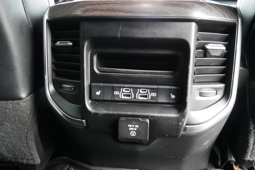 Used 2025 RAM 3500 Laramie AWD/4WD image 13