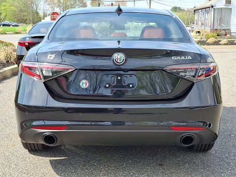 Used 2024 Alfa Romeo Giulia Ti w/ Performance Driving Package AWD/4WD image 6