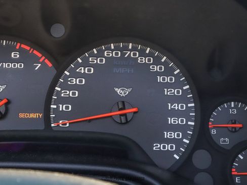 Used 1998 Chevrolet Corvette Coupe w/ Roof Pkg RWD image 39